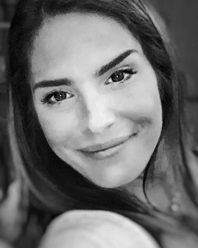 Leslie, Designer